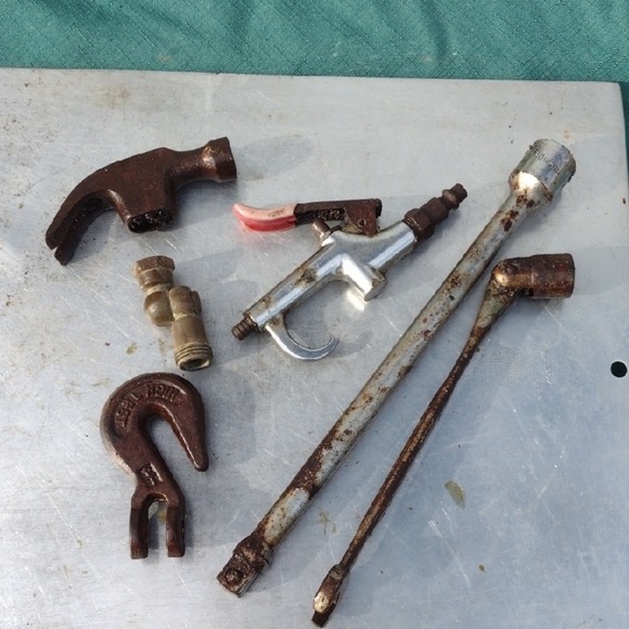 Vintage Metal Tool Set - Picture 1 of 4